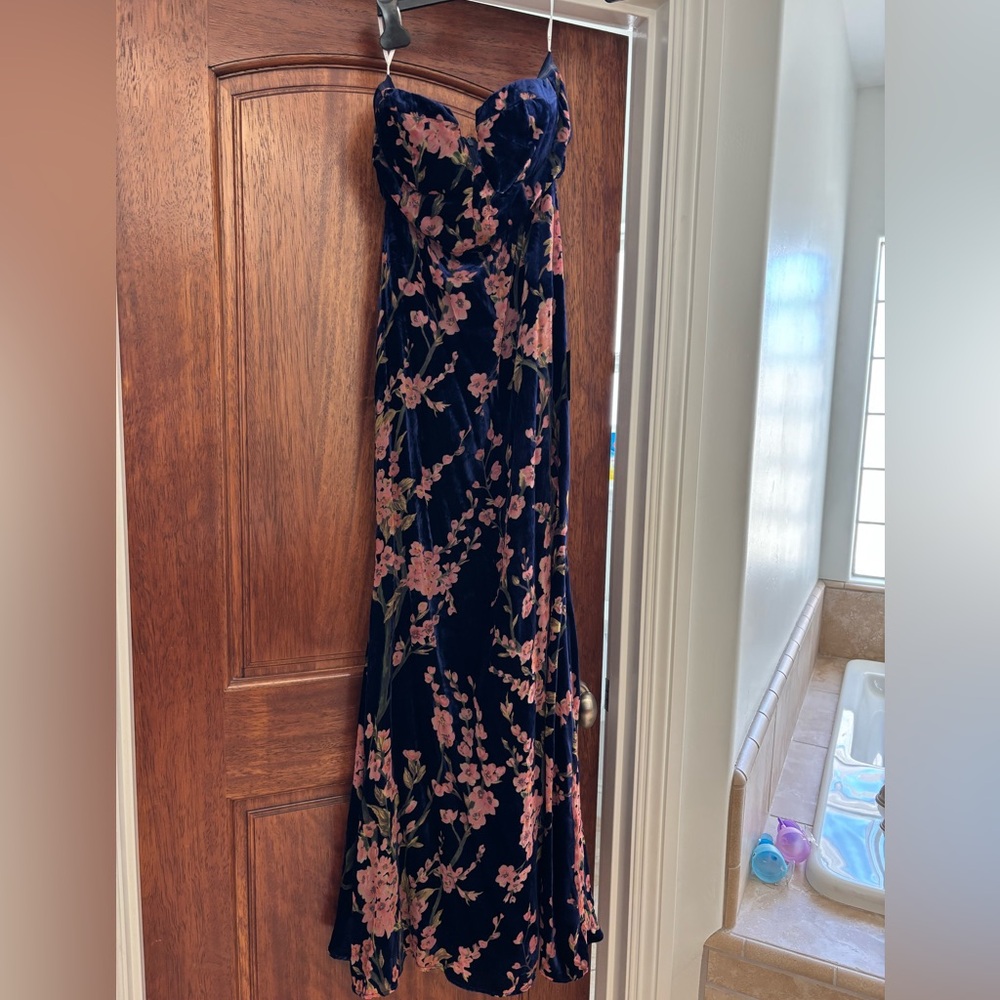 NWT lulus blue velvet strapless formal dress